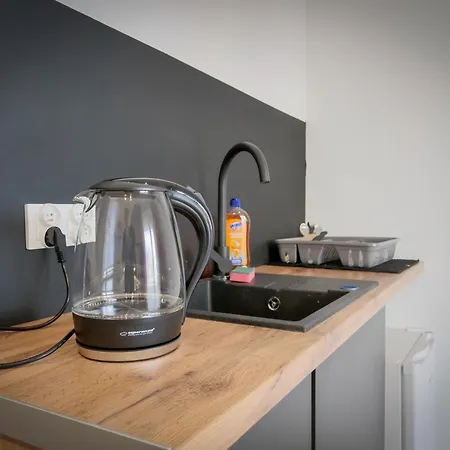 Ceglana Przytulna Kawalerka W Centrum Katowic